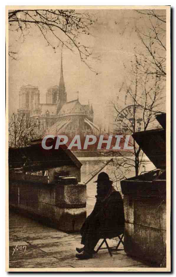 CPA Paris En Flanant L'Ancetre des Bouquinistes Notre Dame