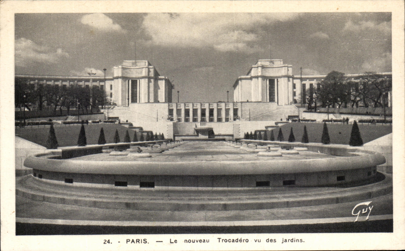 CPA Paris Le nouveau Trocadero vu des Jardins