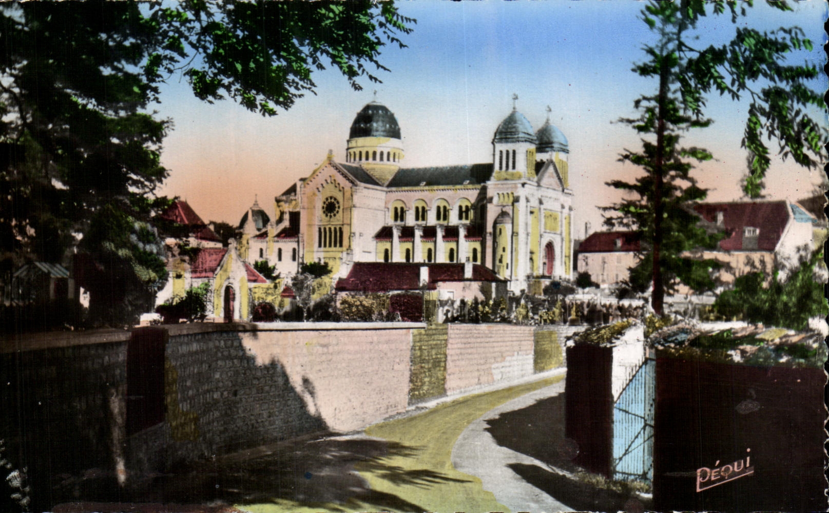 BESANÇON-LES-BAINS — Basilique de Saint-Ferjeux — éditeur Péquignot, n° 129