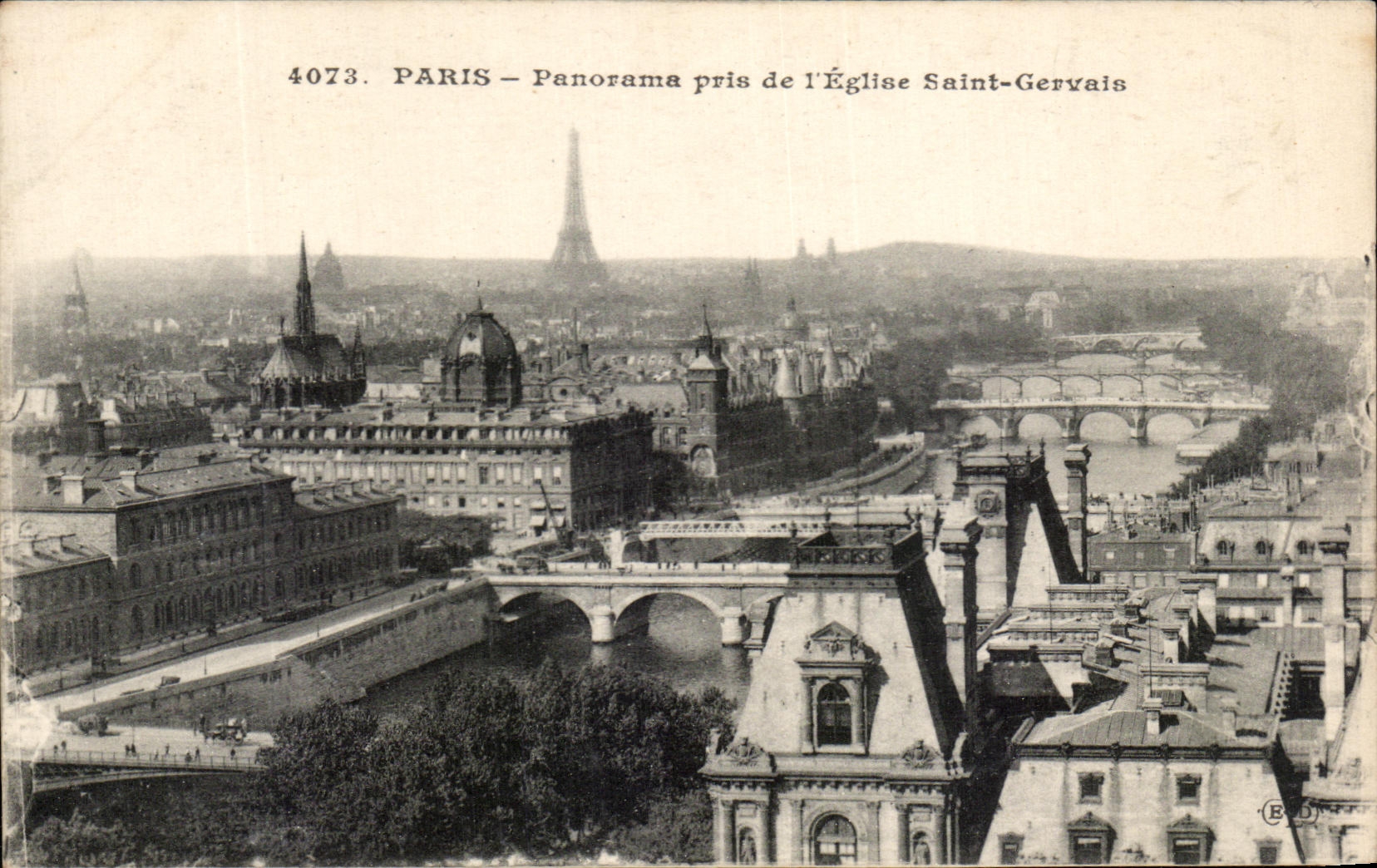 CPA Paris Panorama Pris De l'Eglise Saint Gervais Tour Eiffel