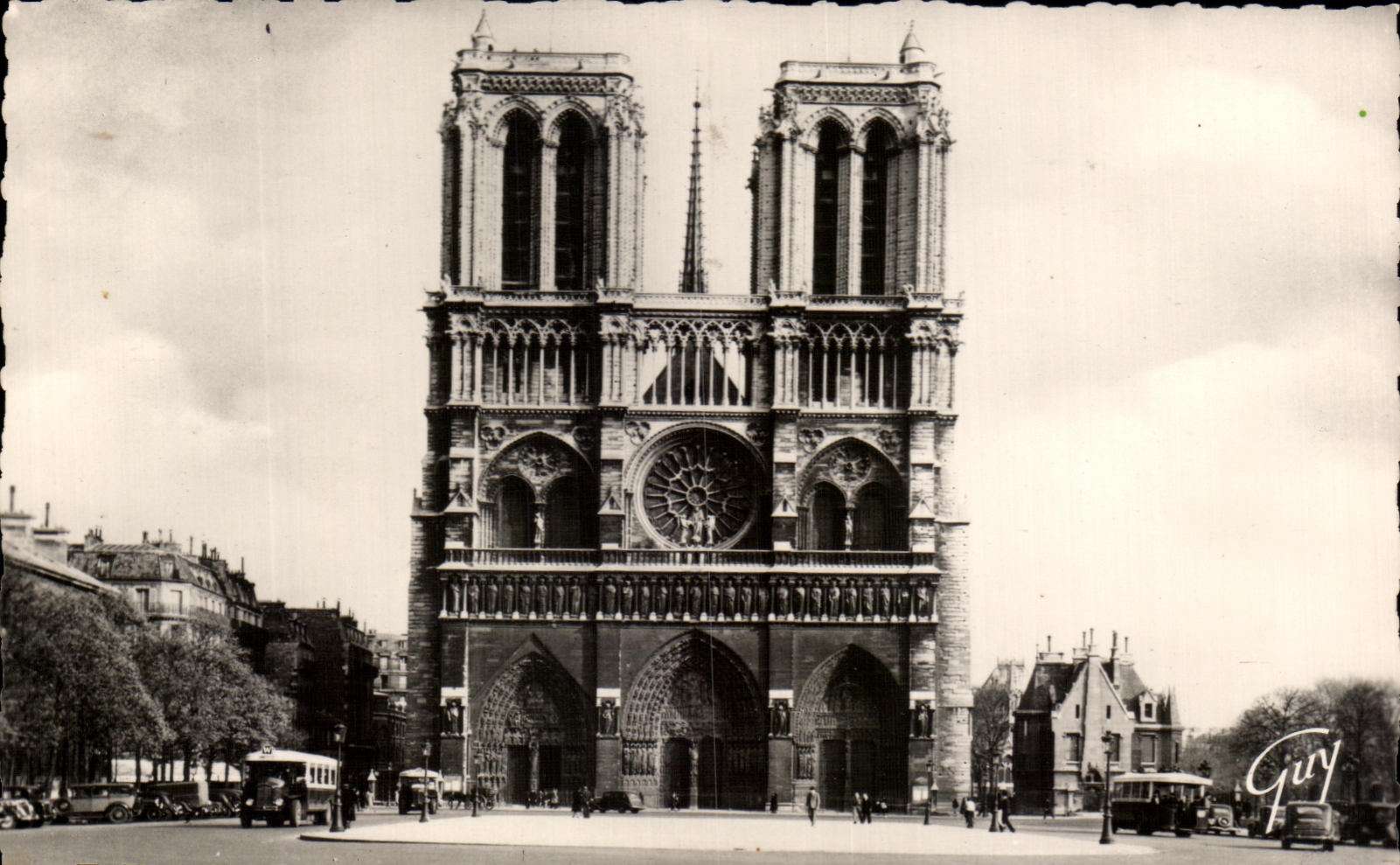 CPA Paris Et Ses Merveilles Cathedrale Notre Dame Et Le Parvis