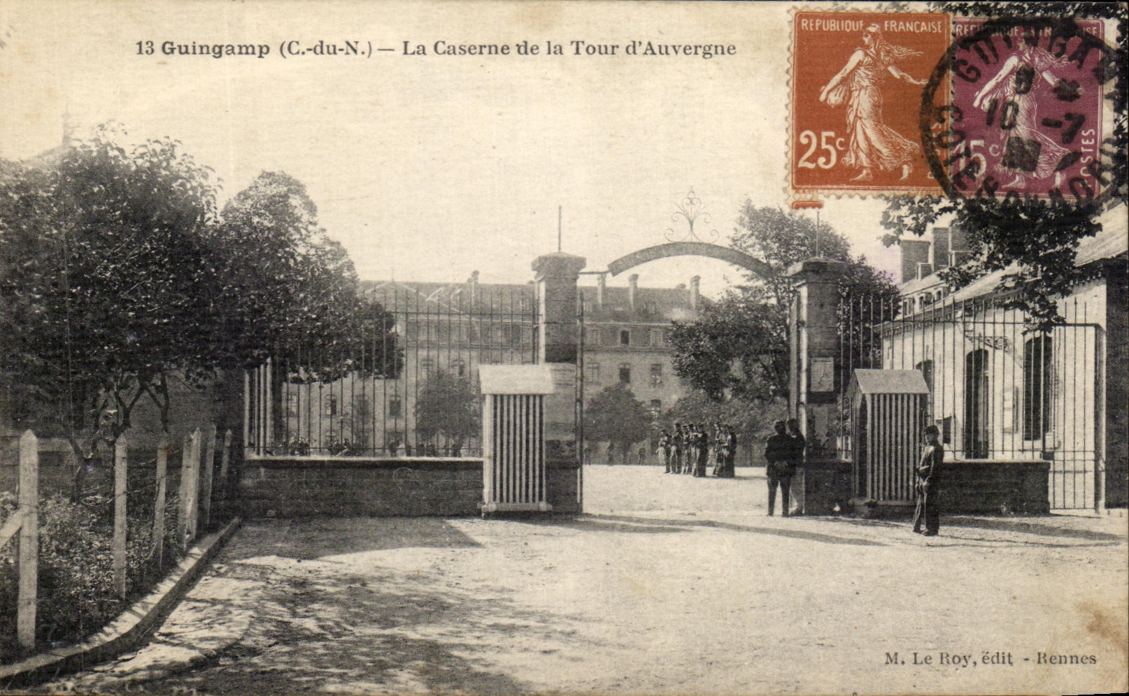 Guingamp (C.-du-N.) — La Caserne de la Tour d'Auvergne — M. Le Roy, édit. Rennes