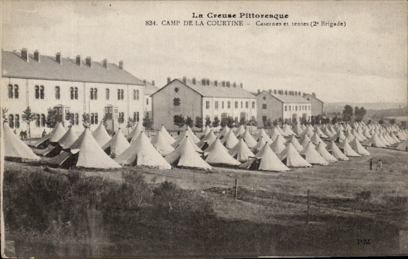 CPA La Creuse Pittoresque Camp De La Courtine Casernes et tentes Militaria 