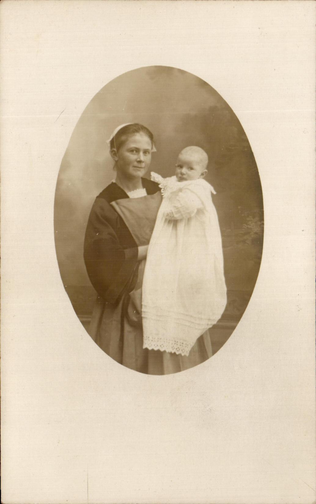 CARTE PHOTO Femme et enfant Bebe Bretagne 