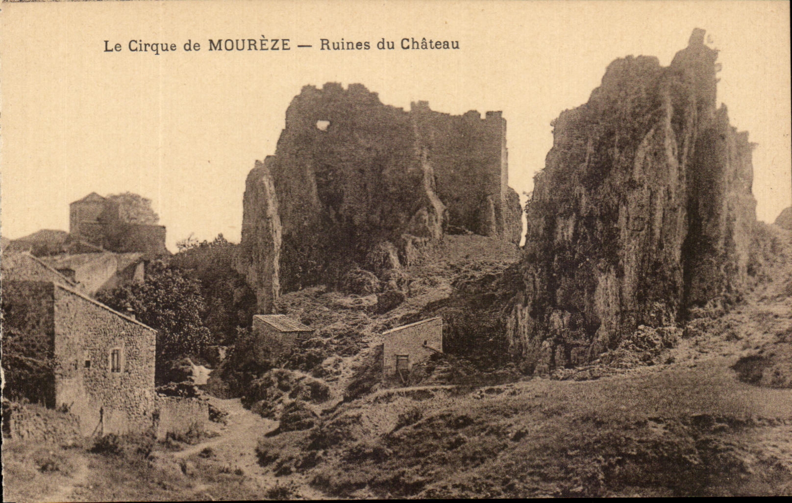 CPA Le Cirque de Moureze Ruines du Chateau 