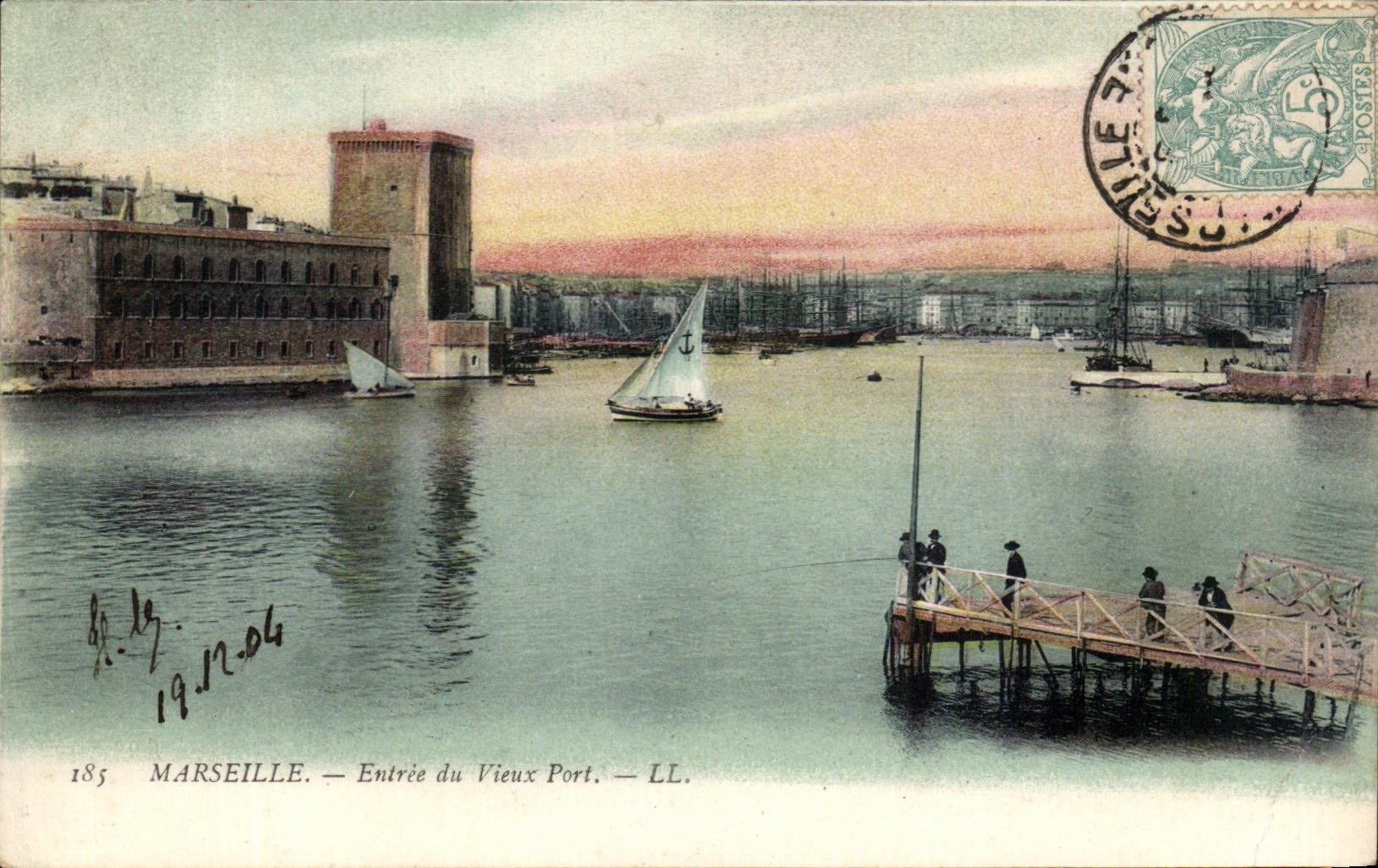 CPA Marseille entree Du vieux Port Pecheur