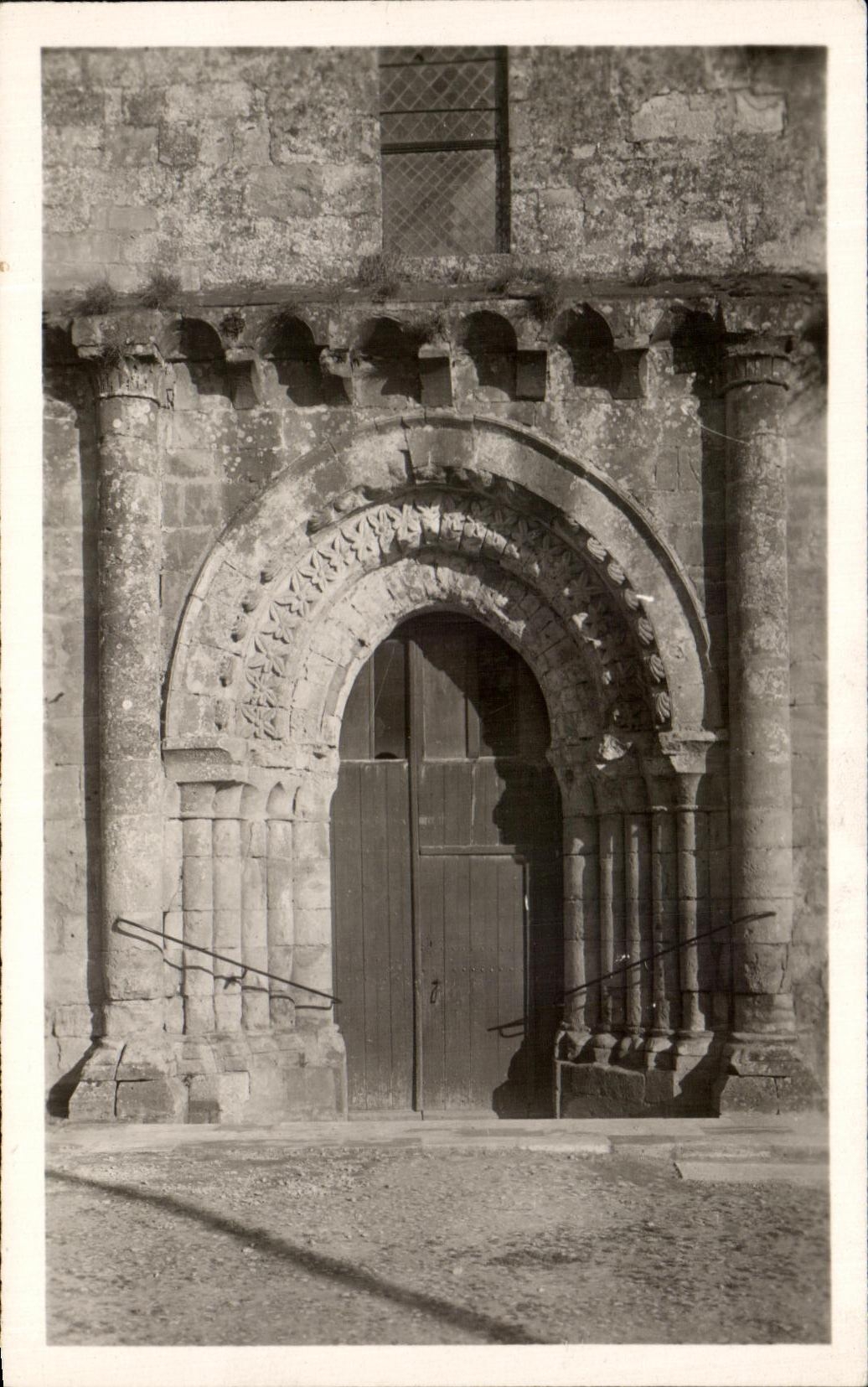 CPA Coulonges Sur L'Autize Portail De l'Eglise