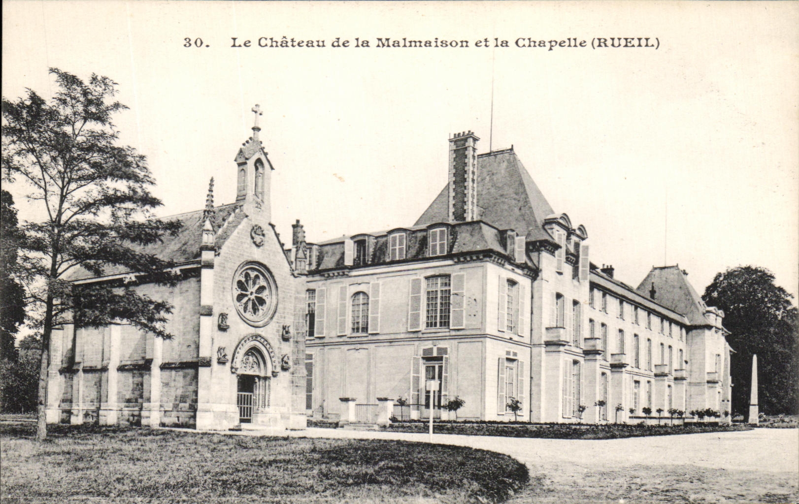 CPA Le Chateau de la Malmaison et la Chapelle