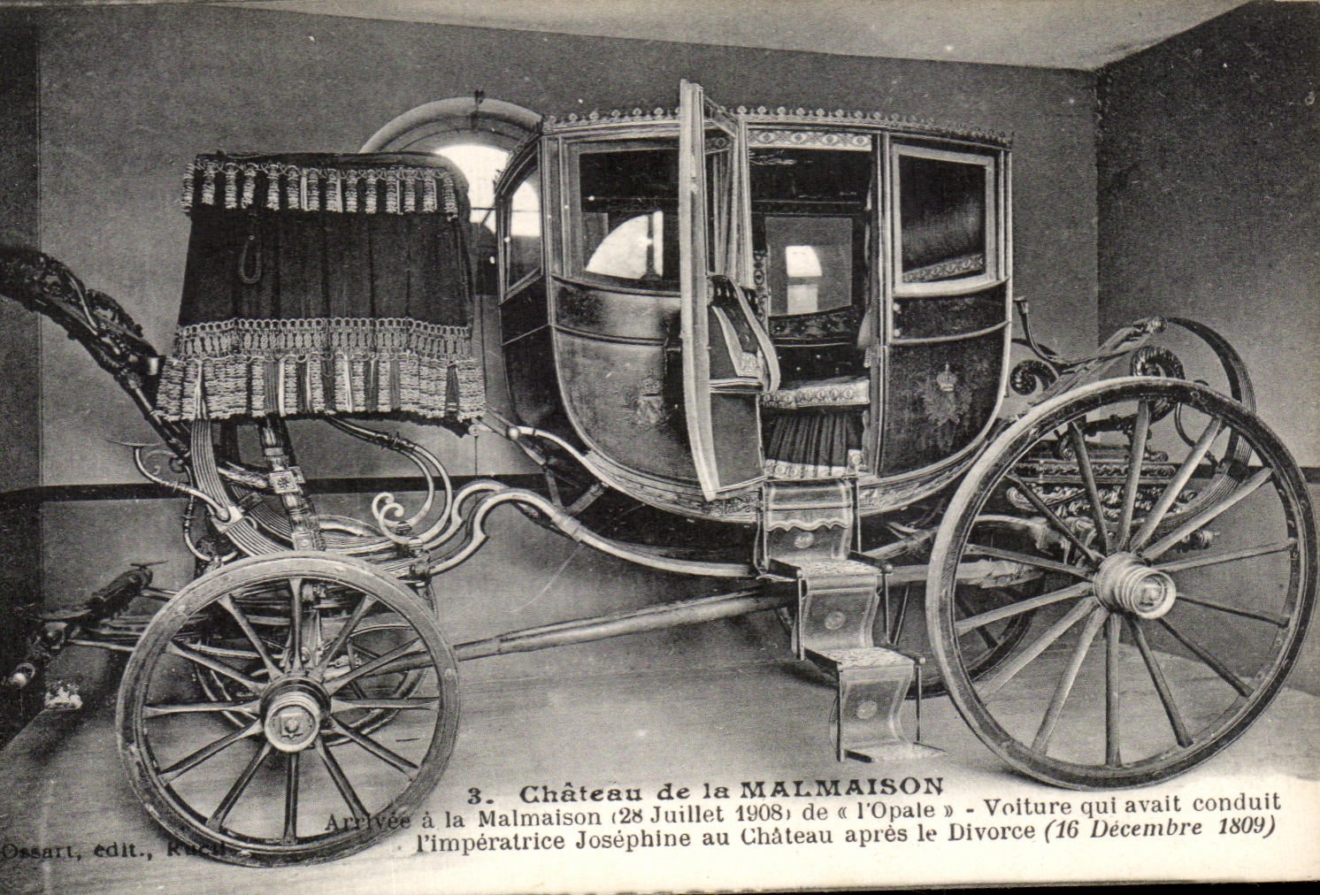 CPA Rueil Chateau de la Malmaison Voiture de Josephine 