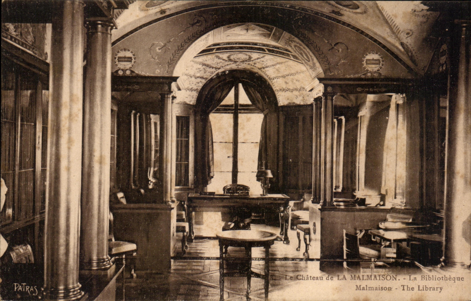 CPA Le Chateau de La Malmaison La Bibliotheque
