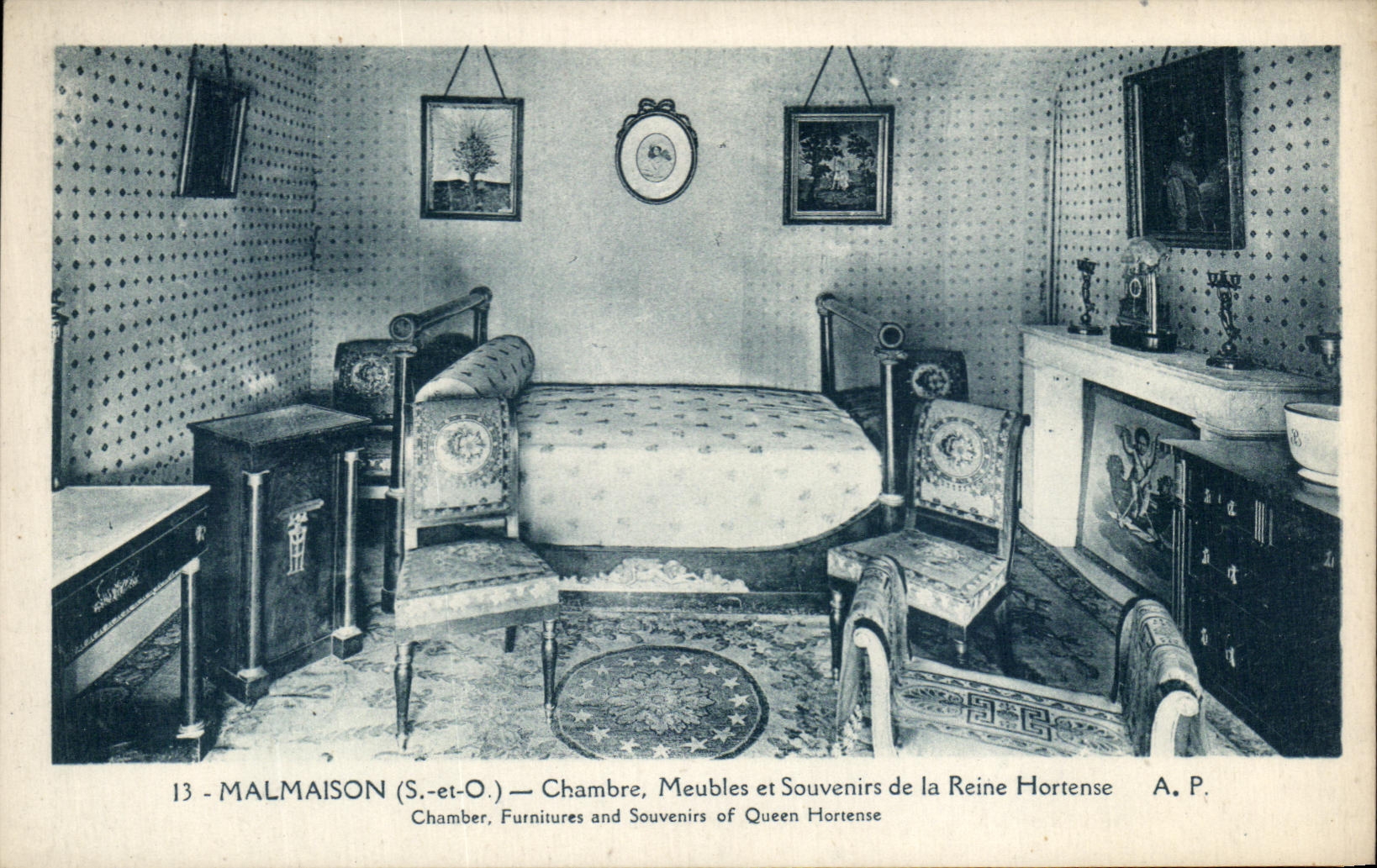 CPA Malmaison Chambre Meubles et Souvenirs de la Reine Hortense Chamber