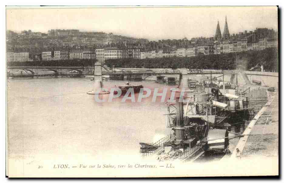 CPA Lyon Vue sur la Saone vers les Chartreux Bateaux