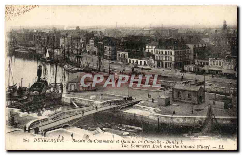 CPA Dunkerque Bassin du Commerce et Quai de la Citadelle Bateaux 