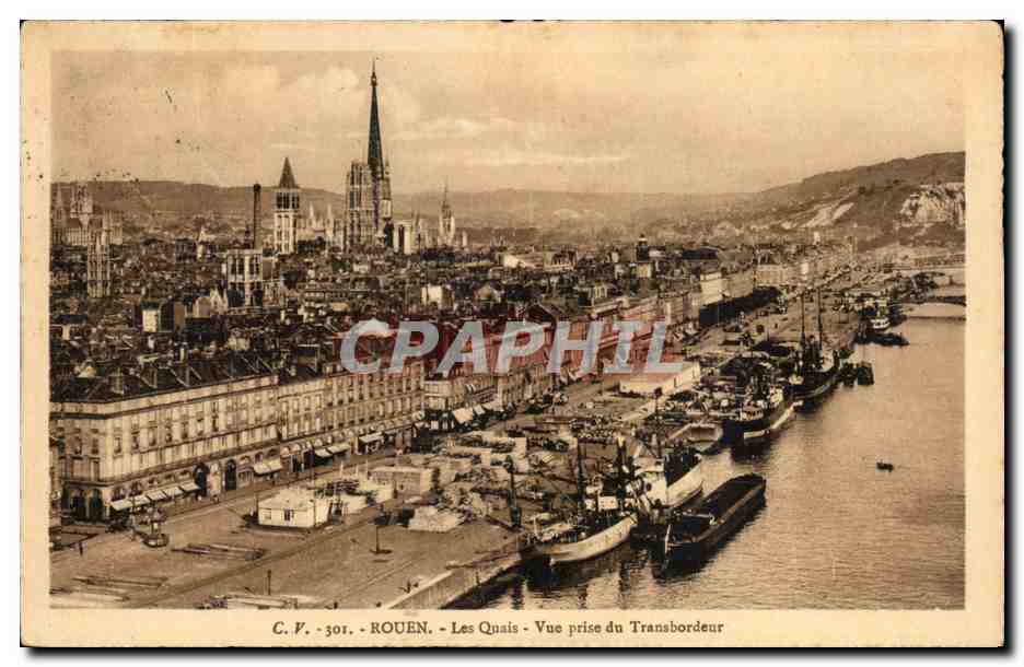CPA Rouen Les Quais Vue prise du Transbordeur Bateaux