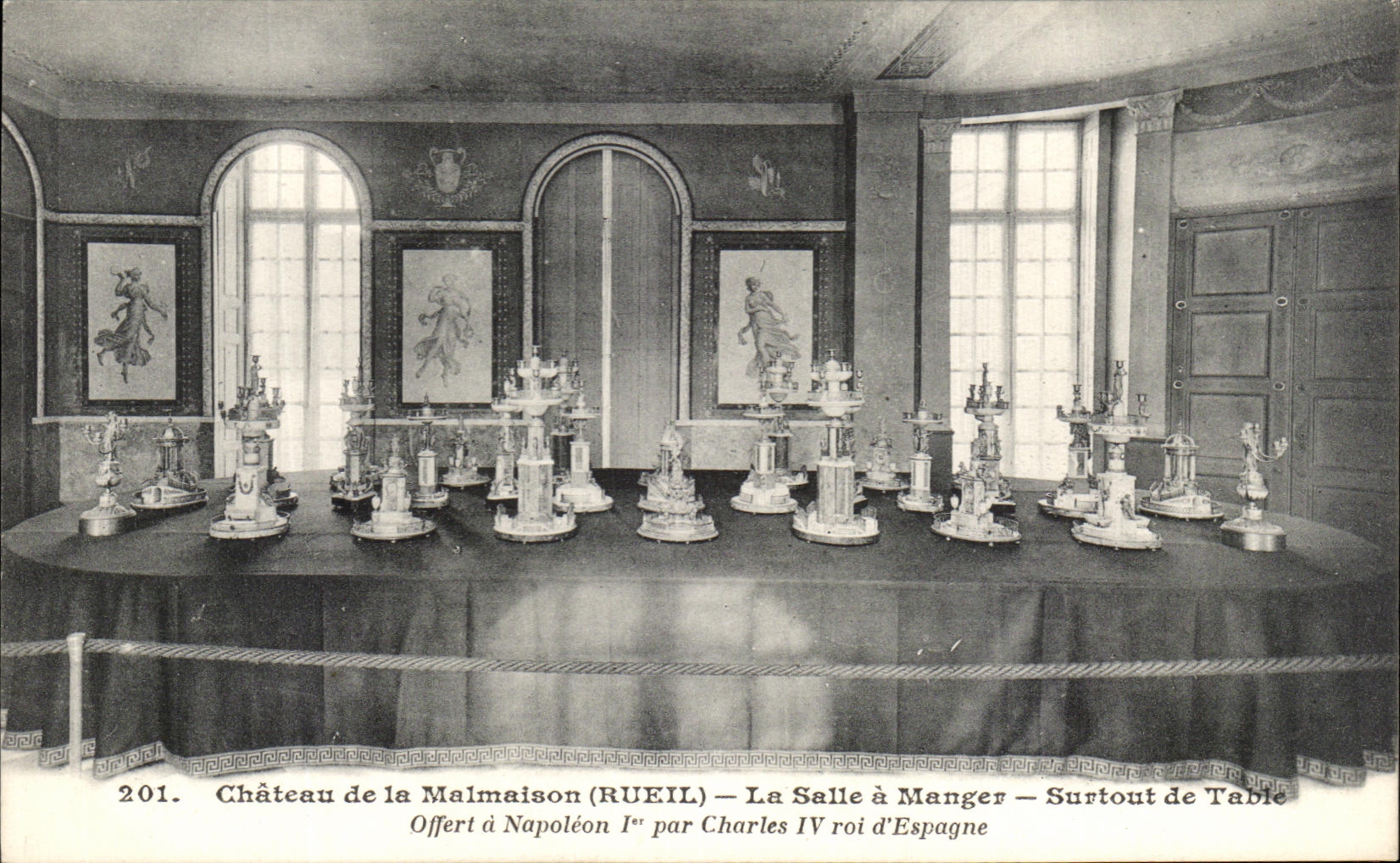 CPA Chateau de la Malmaison La Salle a Manger Surtout de Table Offert d napoleon L par Charles Roi d'Espagne