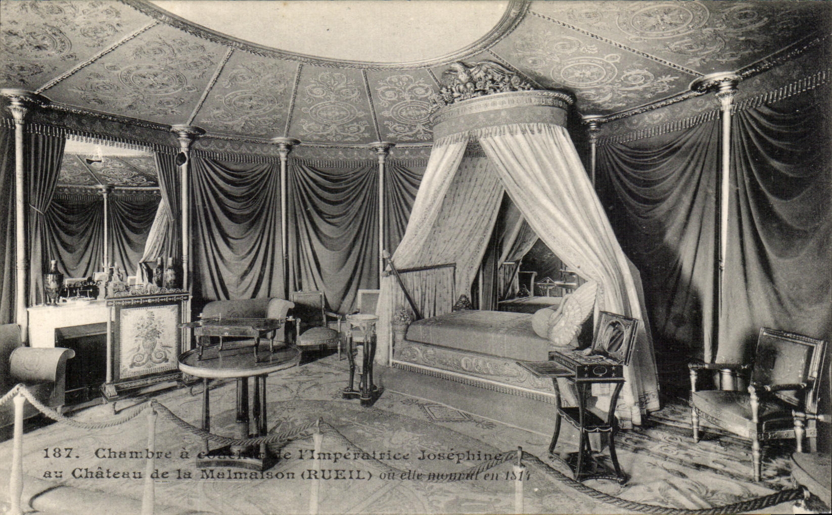 CPA Chambre a L'imperatrice Jonephine au Chateau de la Malmaison 