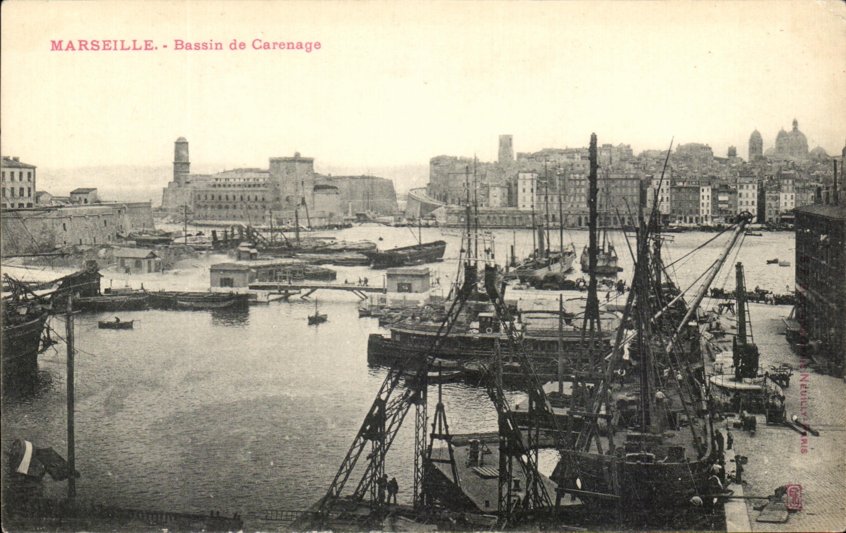 CPA Marseille Bassin de Carenage Bateaux