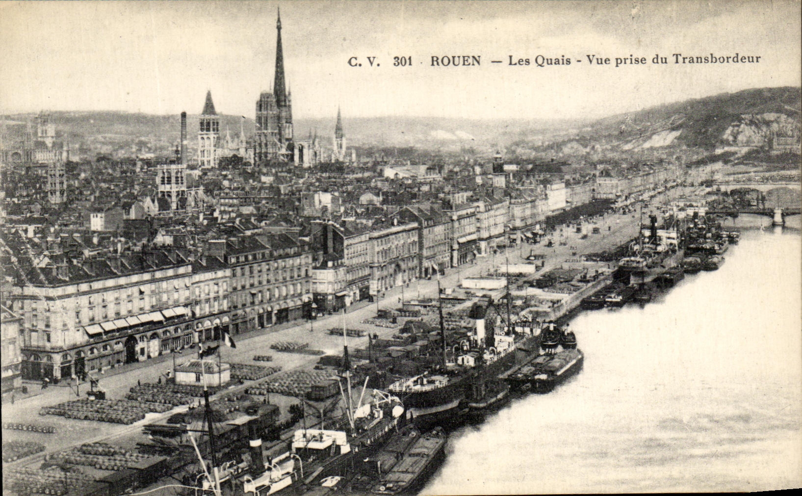 CPA Rouen Les Quais Vue Prise du Transbordeur Bateaux
