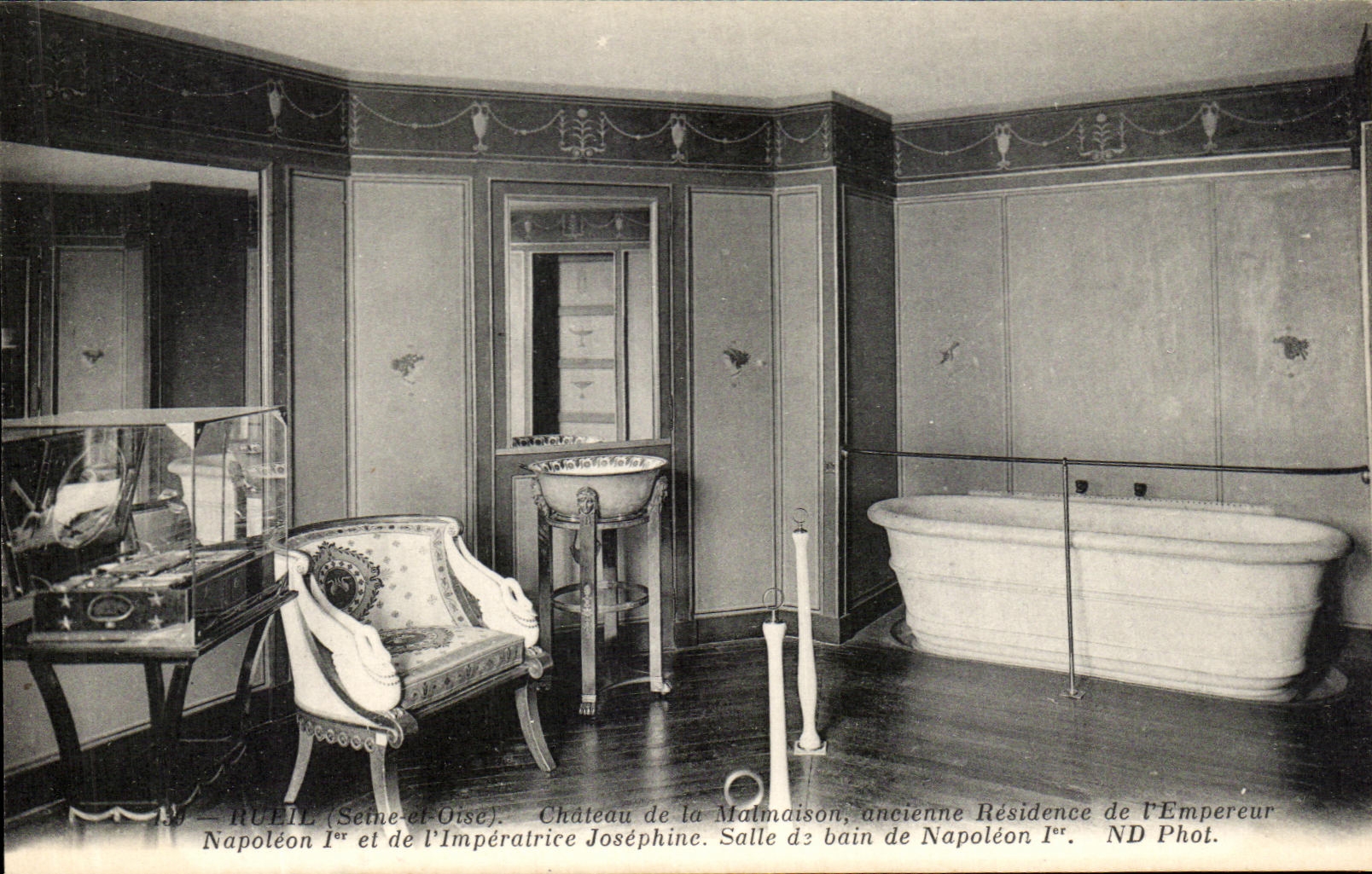 CPA Rueil Chateau De La Malmaison Ancienne Residence De l'Empereur Napoleon 1er De l'Imperatrice Josephine Salle de bain
