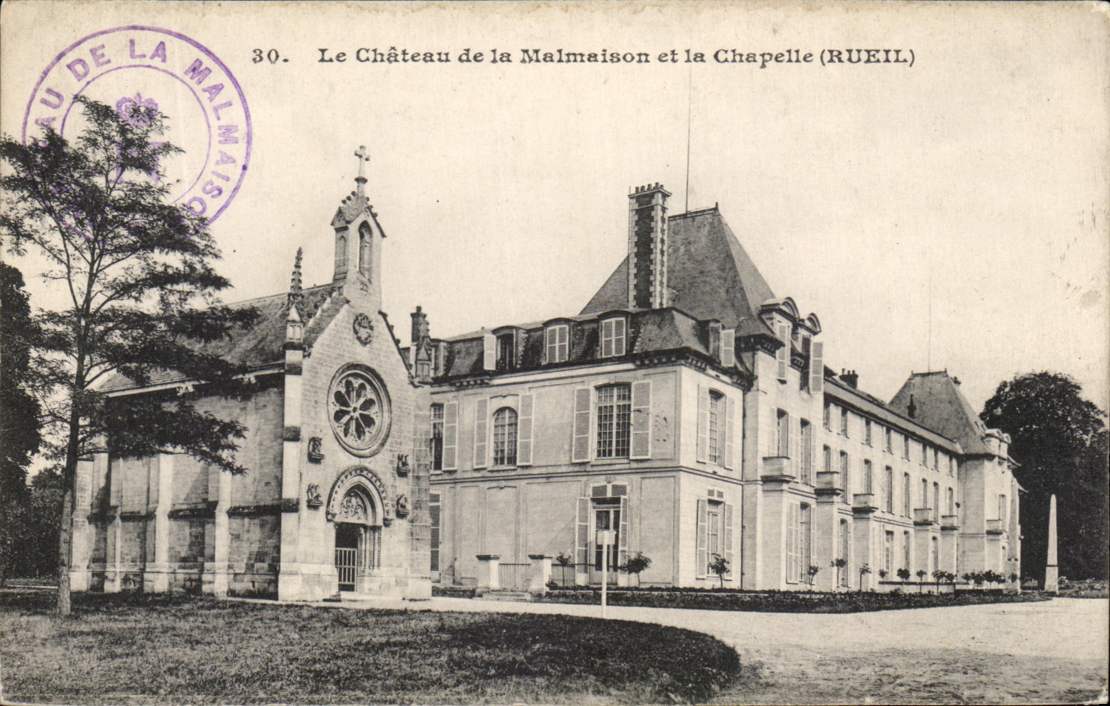 CPA Le Chateau De La Malmaison Et La Chapelle