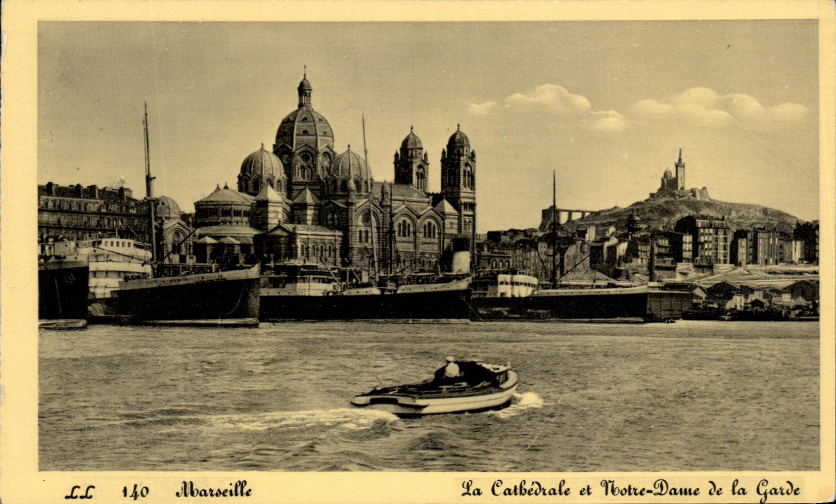 CPSM Marseille La Cathedrale et Notre Dame de la Garde
