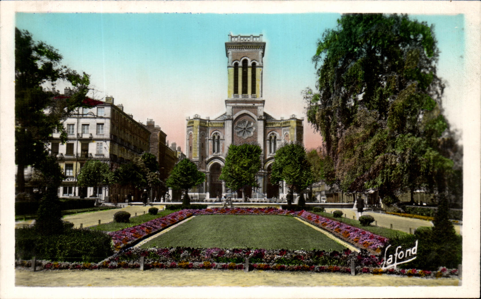 Église Saint-Charles — Jardins de la Place Jean Jaurès — J. Lafond
