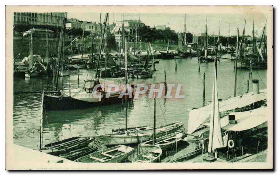 CPA Royan Le Port Bateaux