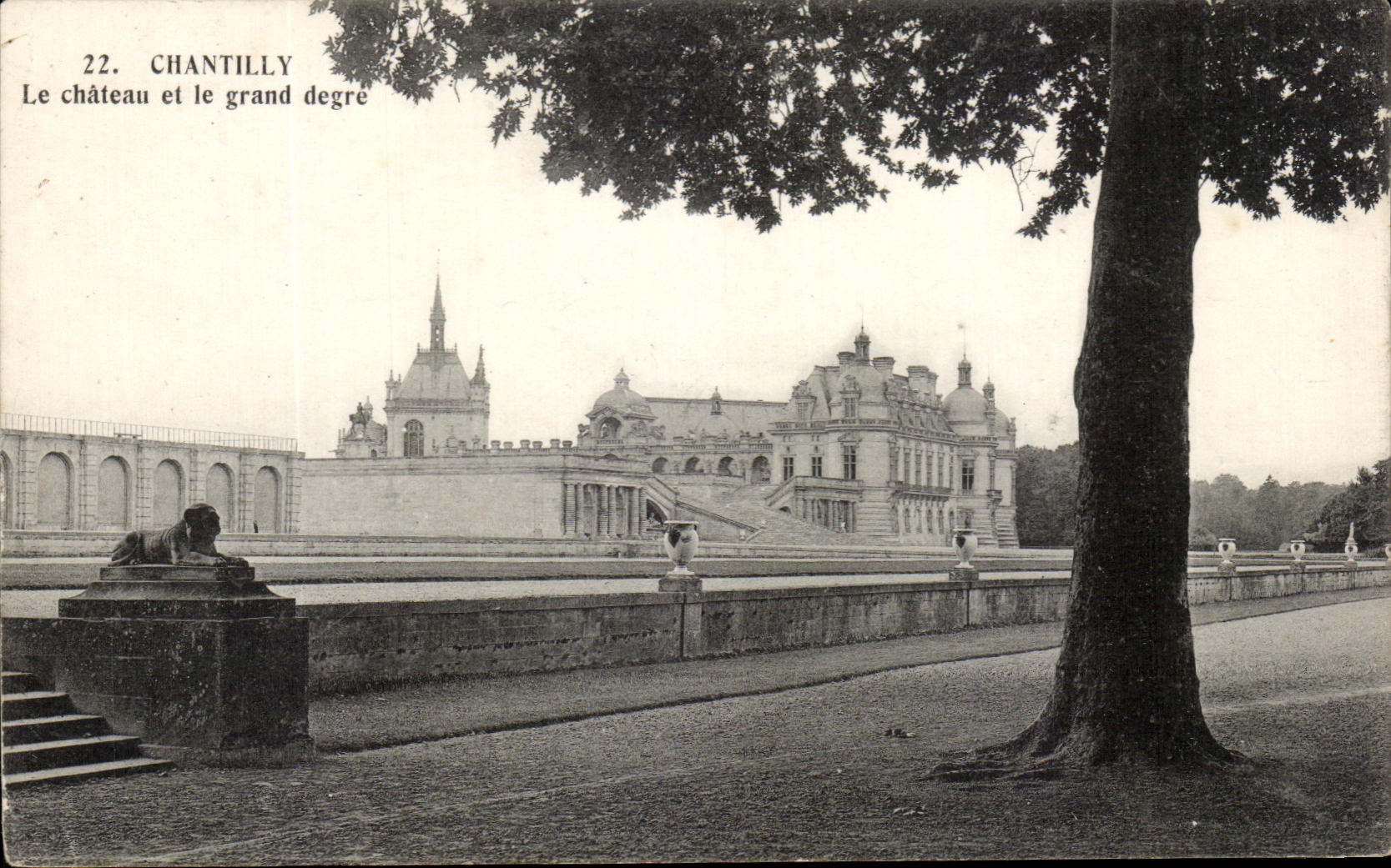 Chantilly — Le château et le grand degré — Réphototypie Boudelier et Faucheux, Versailles