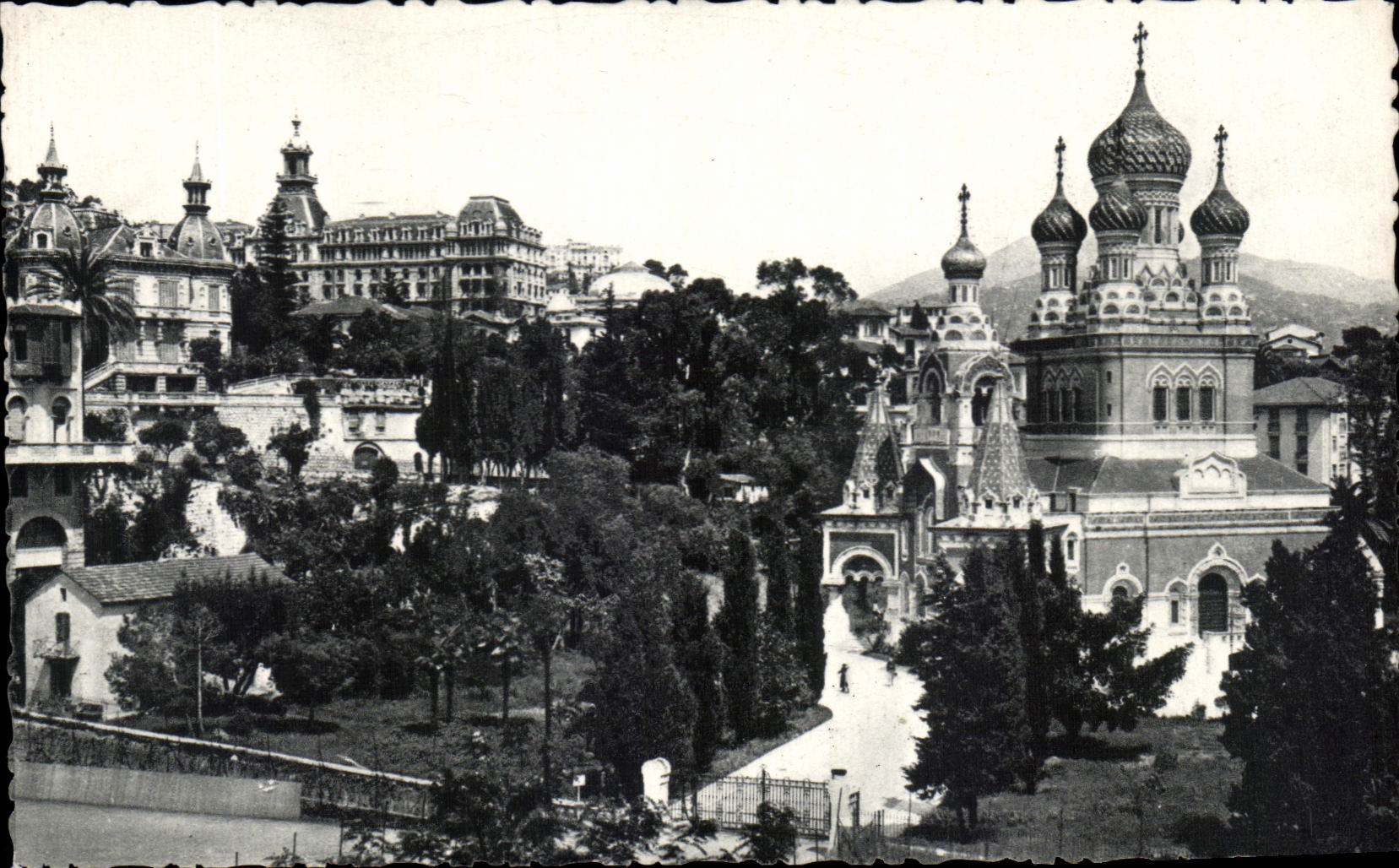 CPA Nice L'Eglise Russe Le Lycee du Parc lmperial