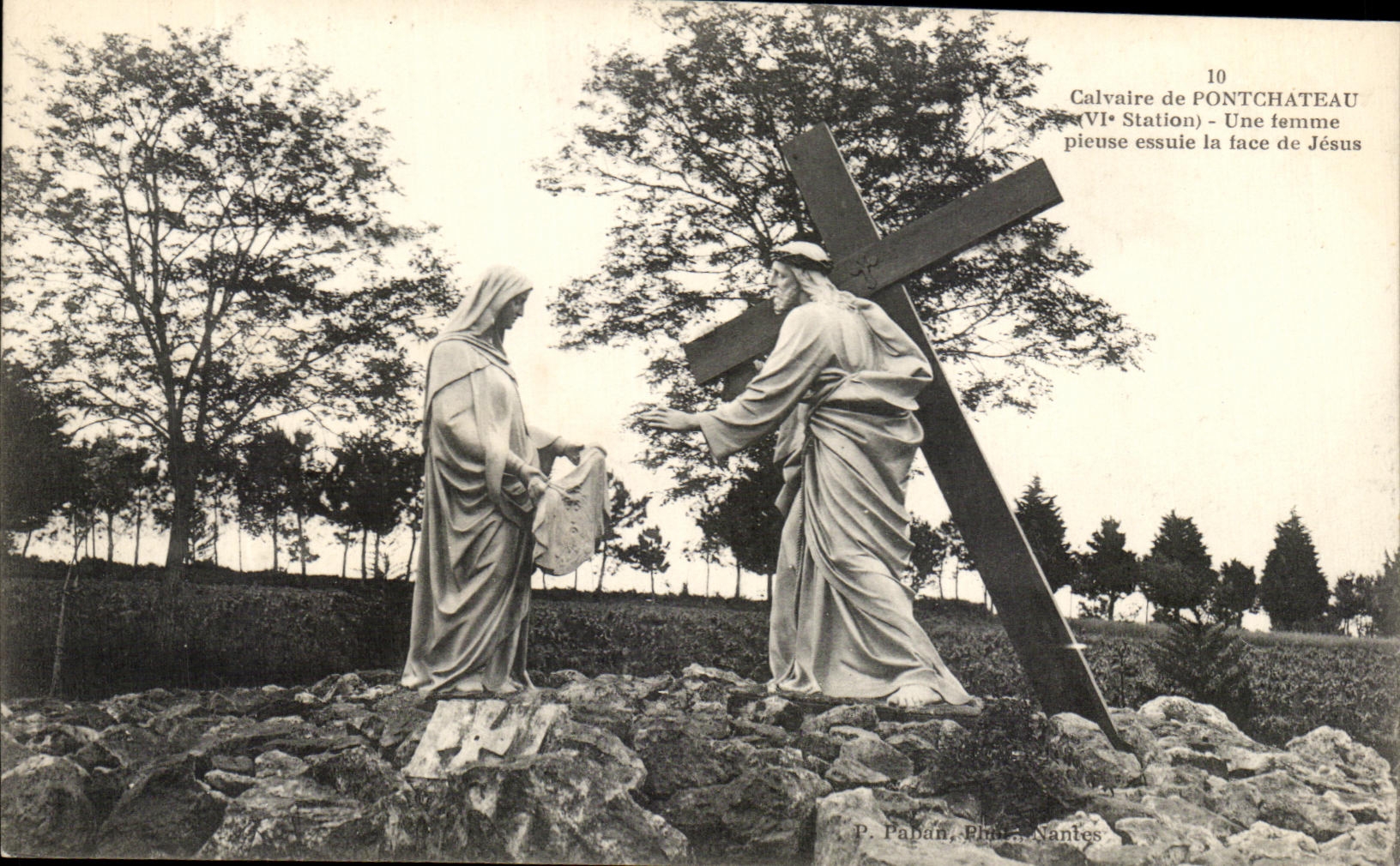 CPA Calvalre de Pontchateau Station pieuse une femme essuie la face de Jesus Christ