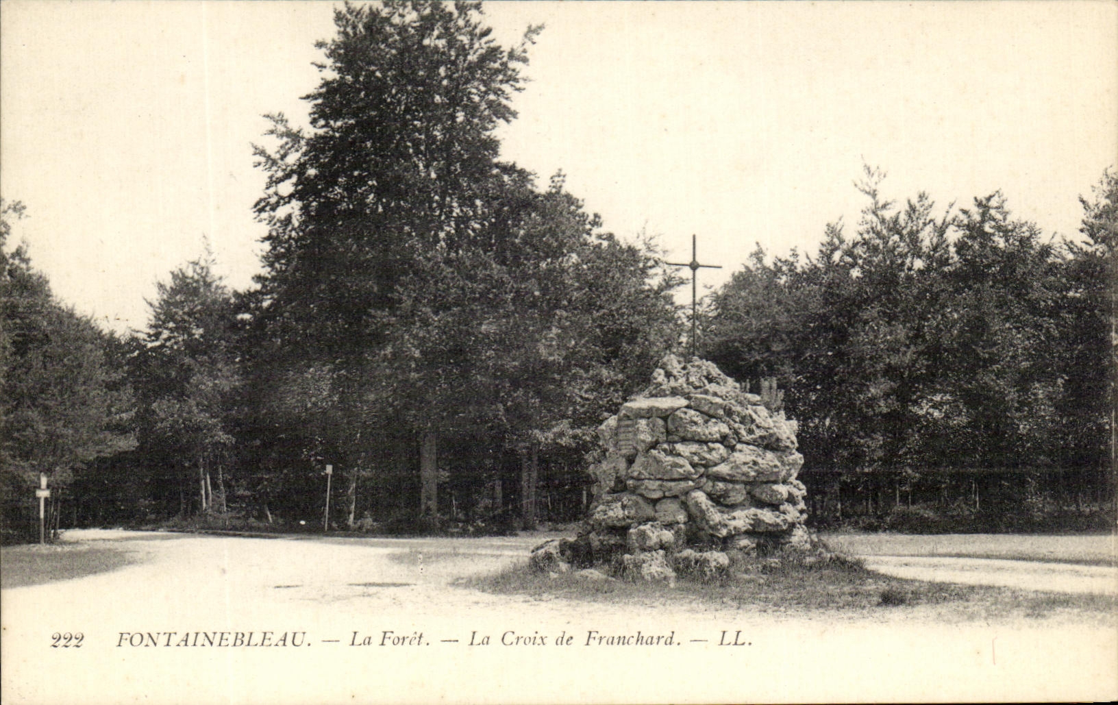 Fontainebleau — La Forêt — La Croix de Franchard — LL. — N° 222