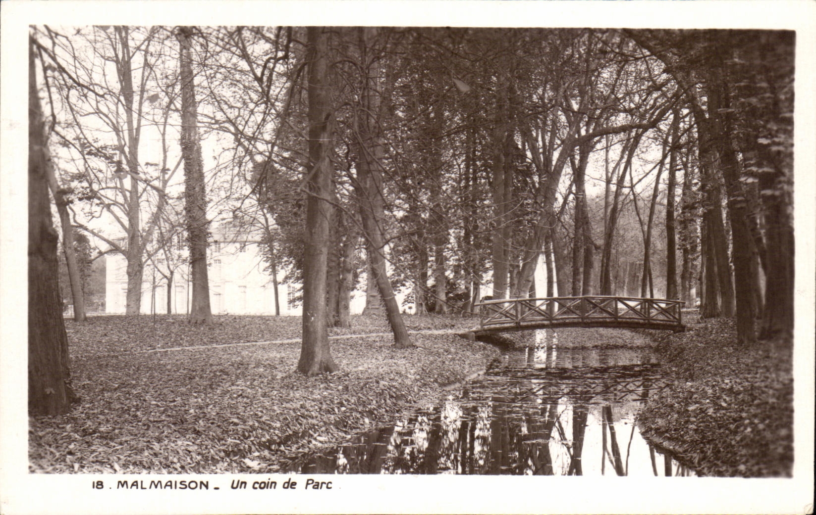 CPA Malmaison Un Coin De Parc