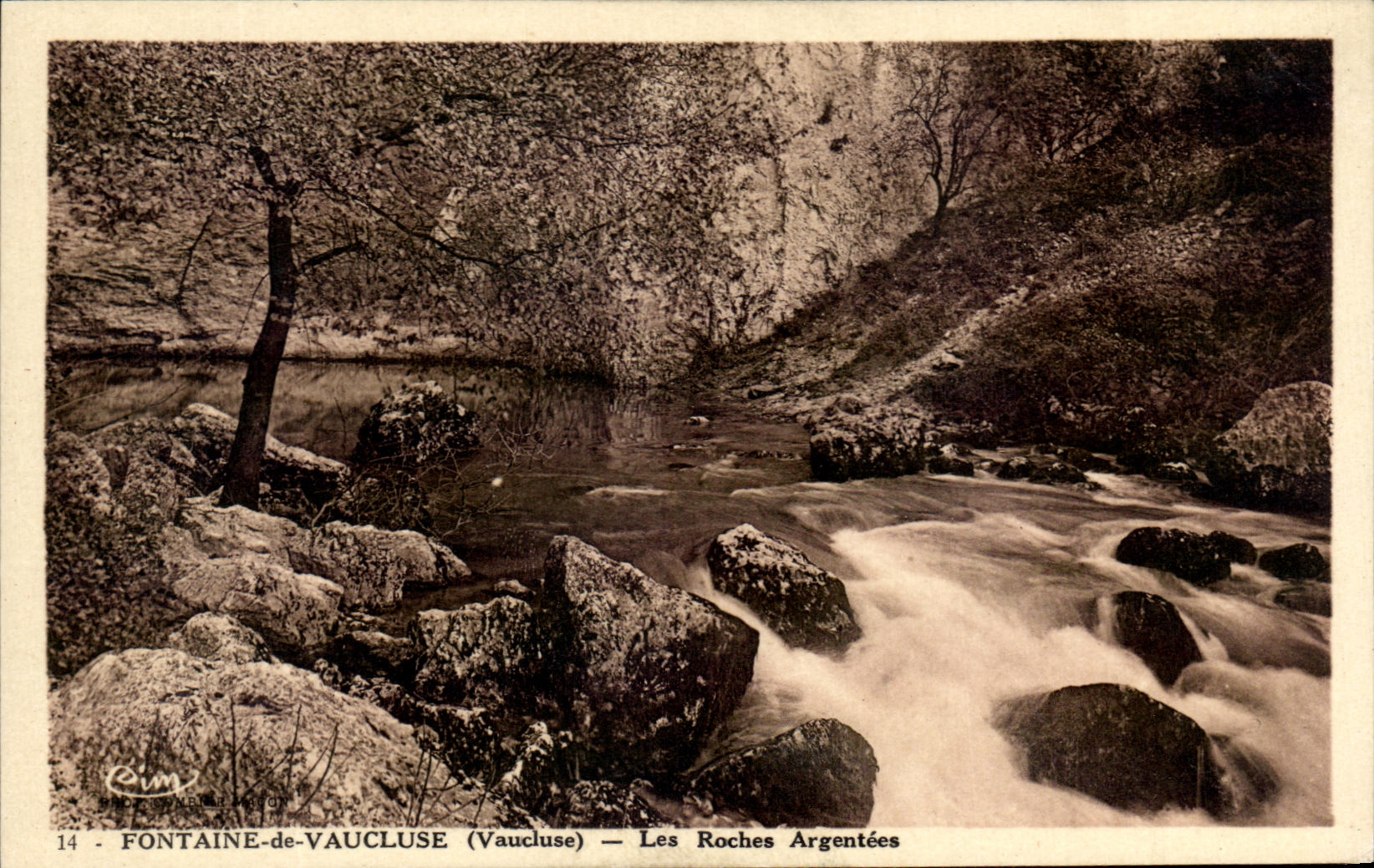 CPA Fontaine De Vaucluse Les Roches Argentees