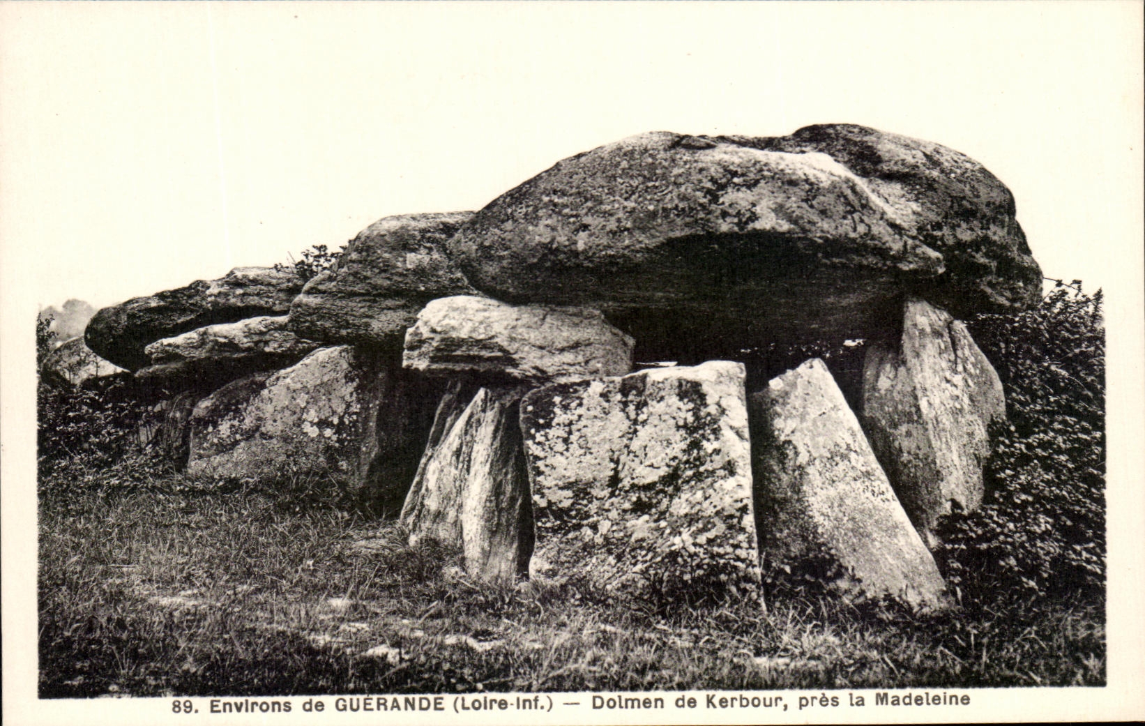 CPA Environs De Guerande Dolmen De Kerbour Pres La Madeleine