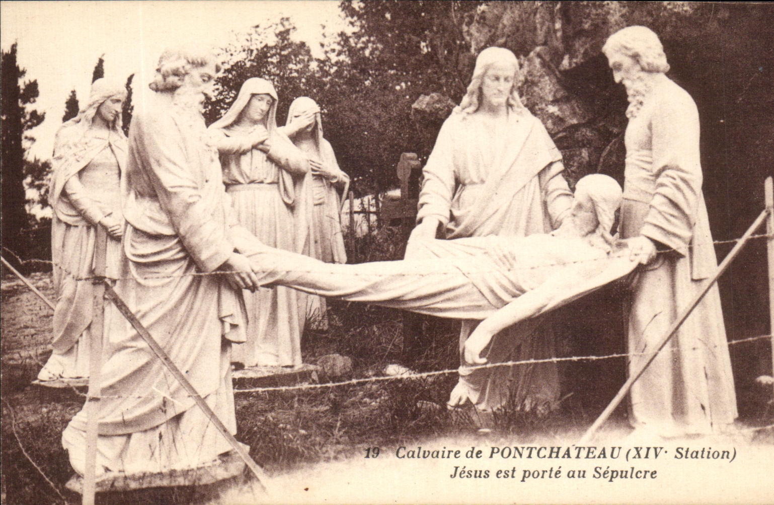 Calvaire de Pontchâteau — Station XIV : Jésus porté au Sépulcre — J. Nozaïs, édit. 18, Avenue du Corbeau, Nantes