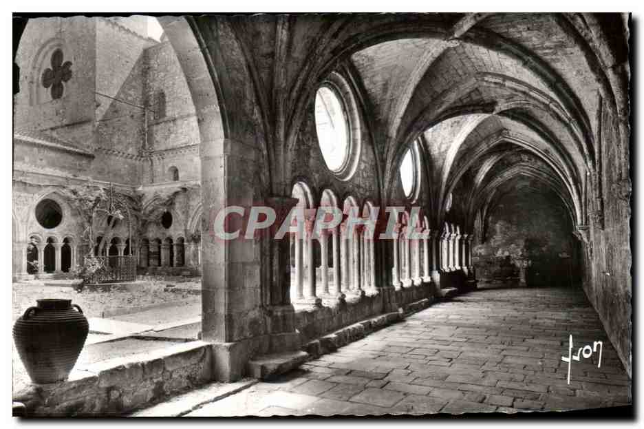 CPSM Abbaye De Fontfroide Narbonne cloitre Et Chevet De l'Eglise