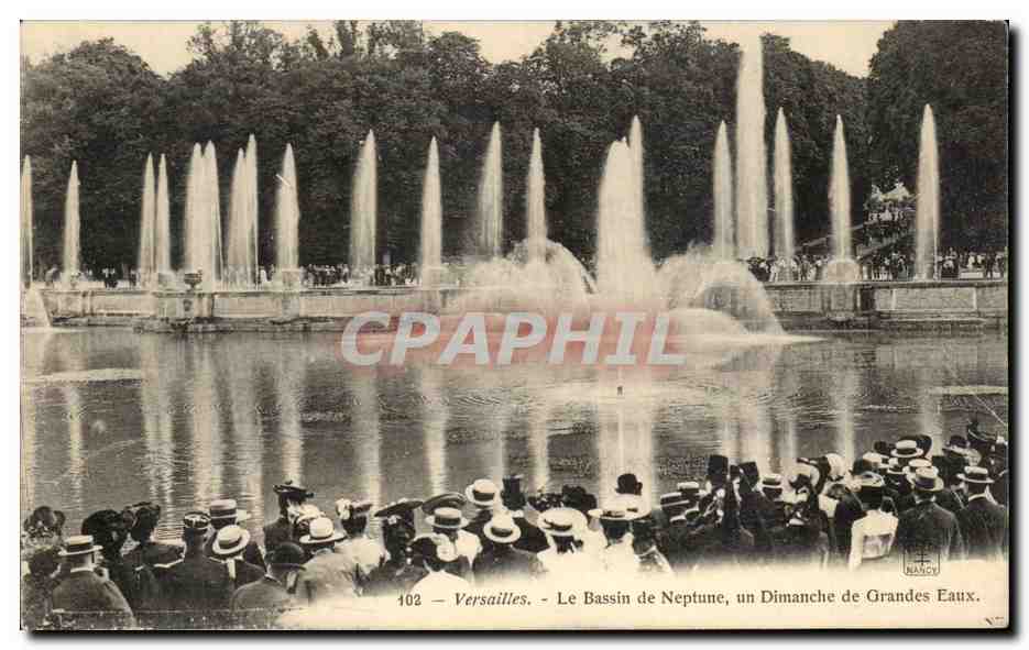 CPA Versailles Le Bassin De Neptune Un Dimanche De Grandes Eaux