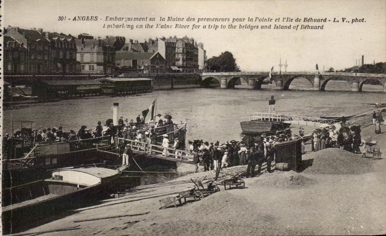 CPA Angers Embarquement Sur La Maine Des Promeneurs Pour La Pointe Et l'iLe De Behuard Bateau