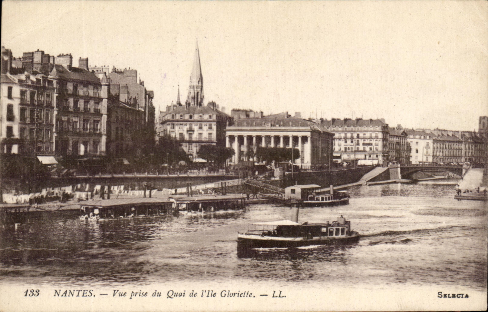 CPA Nantes Vue Prise Du Quai De l'lle Gloriette Bateau