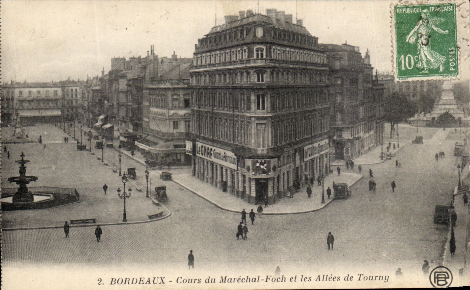 CPA Bordeaux Cours du Marechal Foch et les Allees de Tourny