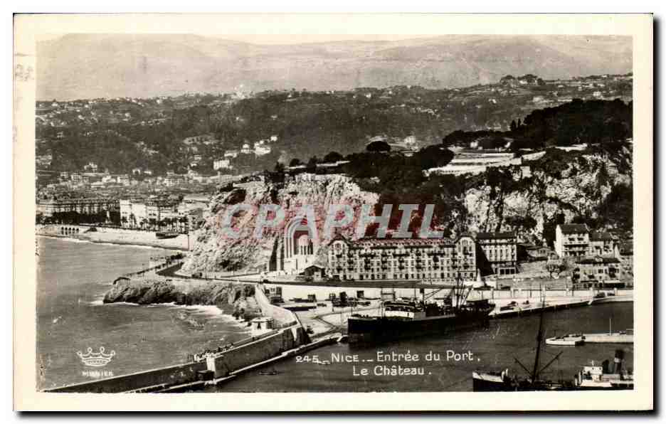 CPA Nice Entree du Port Le Chateau