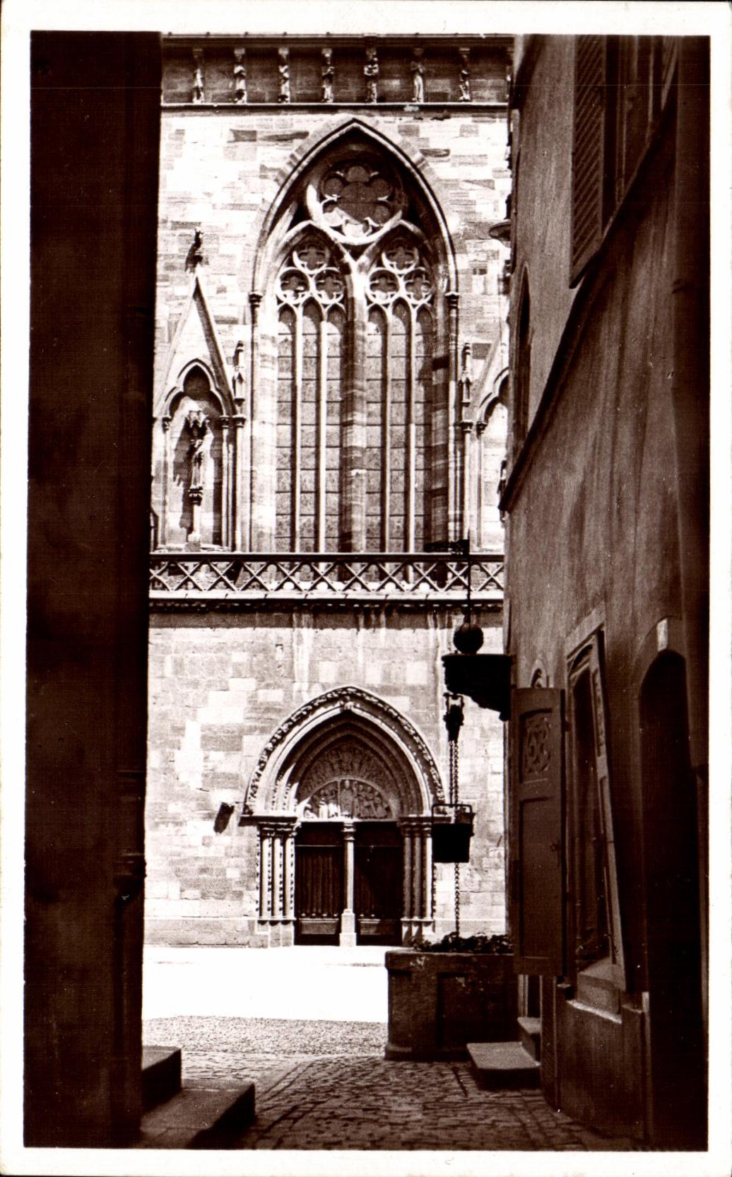 CPA Le Vieux Colmar Vieux puits et transept de la cathedrale