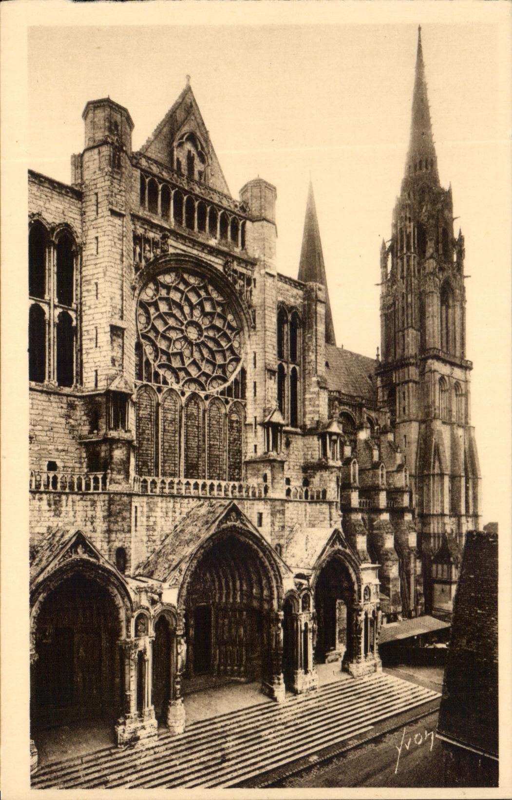CPA La Douce France Chartres Le Portail Nord Et La Fleche