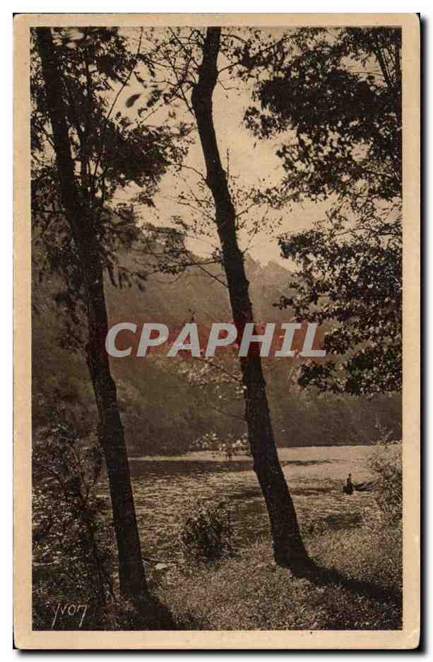CPA La Region du Limousin Paysage Printannier sur les bords de la Dordogne a Beaulieu
