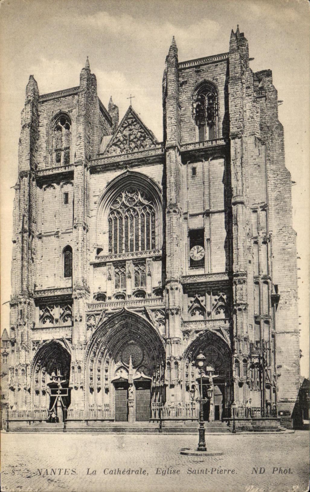 CPA Nantes La Cathedrale Eglise Saint Pierre