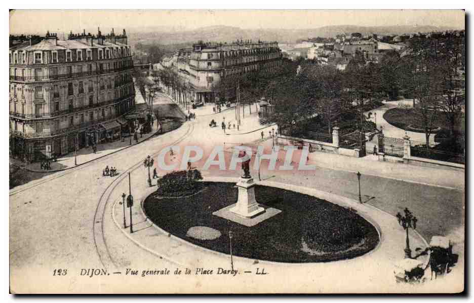 CPA Dijon Vue Generale de la Place Darcy