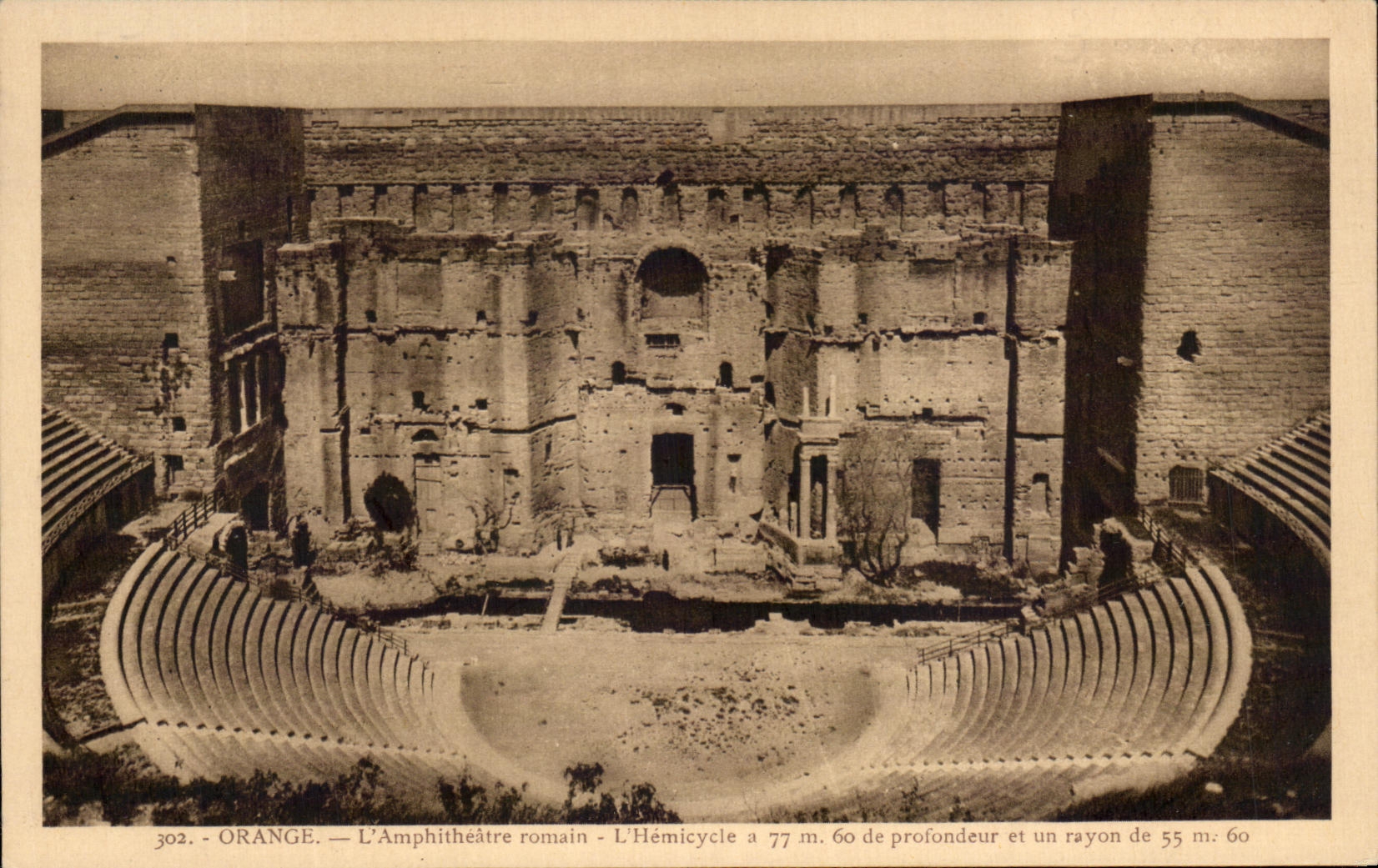 CPA Orange L'Amphitheatre romain L'Hemicycle 