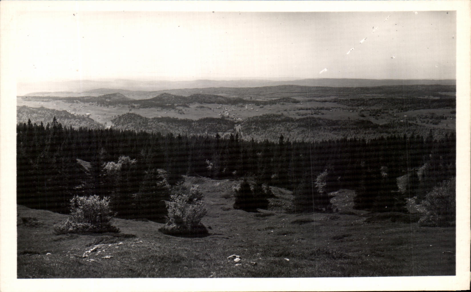 Vue sur les Chaînes du Jura — Le Mont-Rond — Éditions d'Art B. Laîntieu, n°451