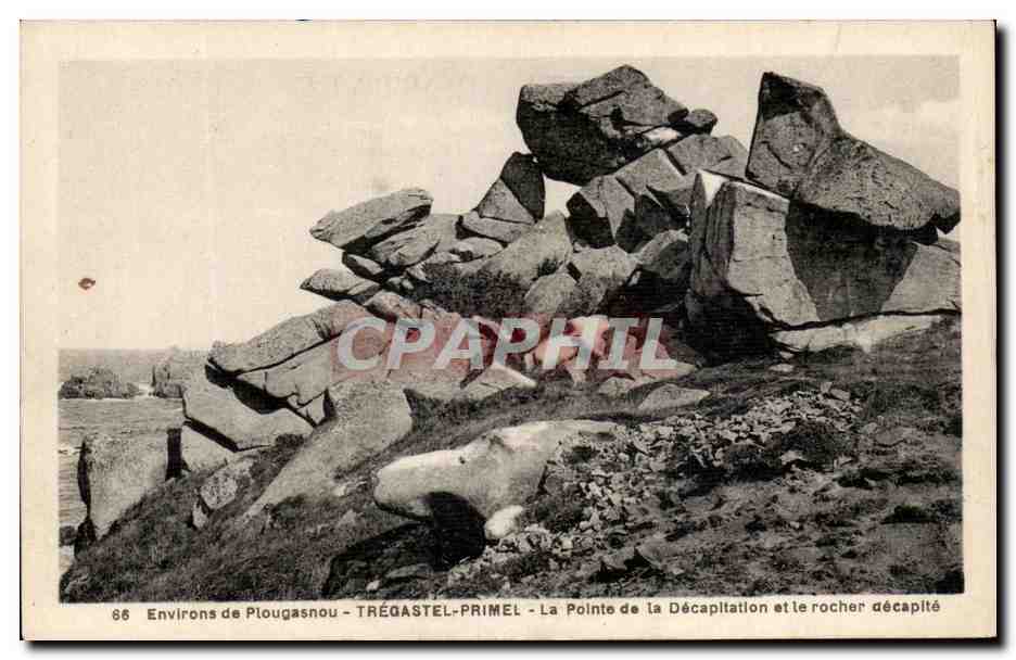 Environ de Plougasnou — TREGASTEL-PRIMEL — La Pointe de la Décapitation et le rocher décapité