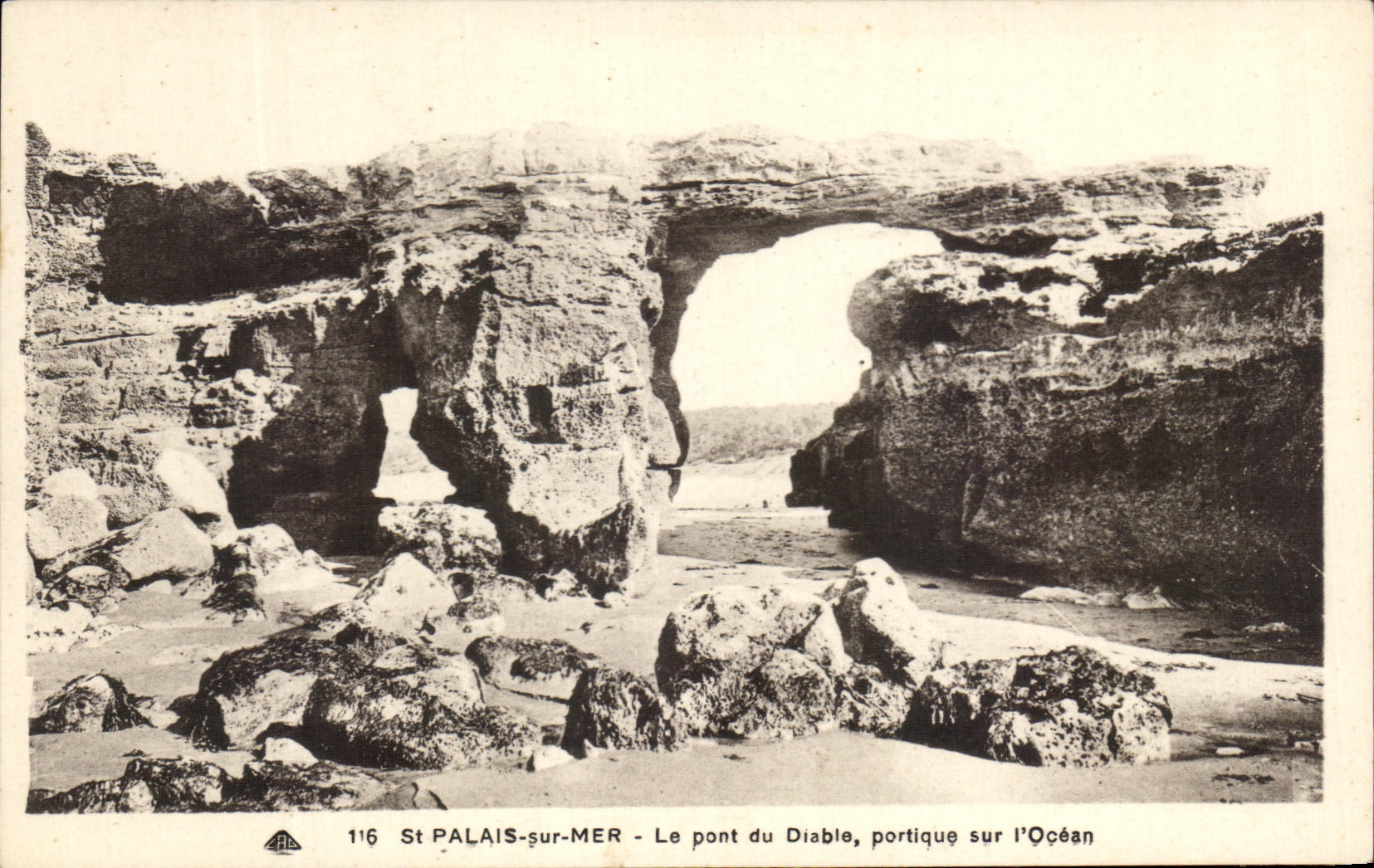 St PALAIS-sur-MER — Le pont du Diable, portique sur l'Océan — Édition des Nouvelles Galeries, Royan